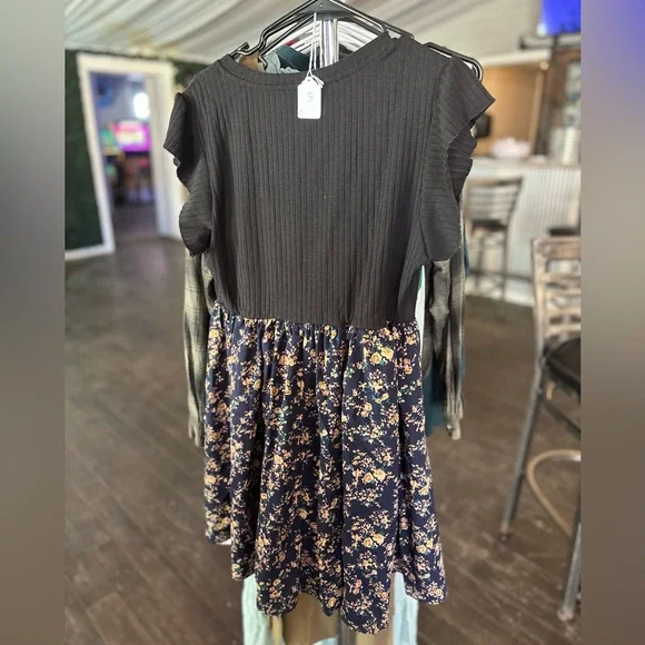 Cupshe Black and Floral Mini Dress - Picture 2 of 2